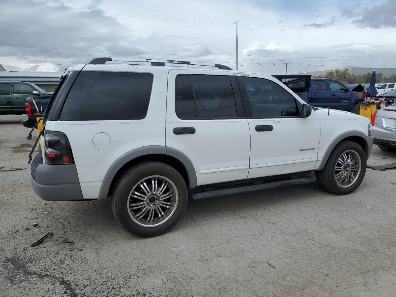 2002 Ford Explorer VIN 1FMZU62E72ZA45065 Copart auction photo, rear end damage thumbnail 3
