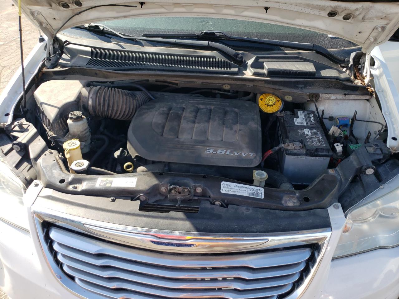 2016 Chrysler Town & Country VIN 2C4RC1BGXGR173619 Copart auction photo, side / front end damage thumbnail 12