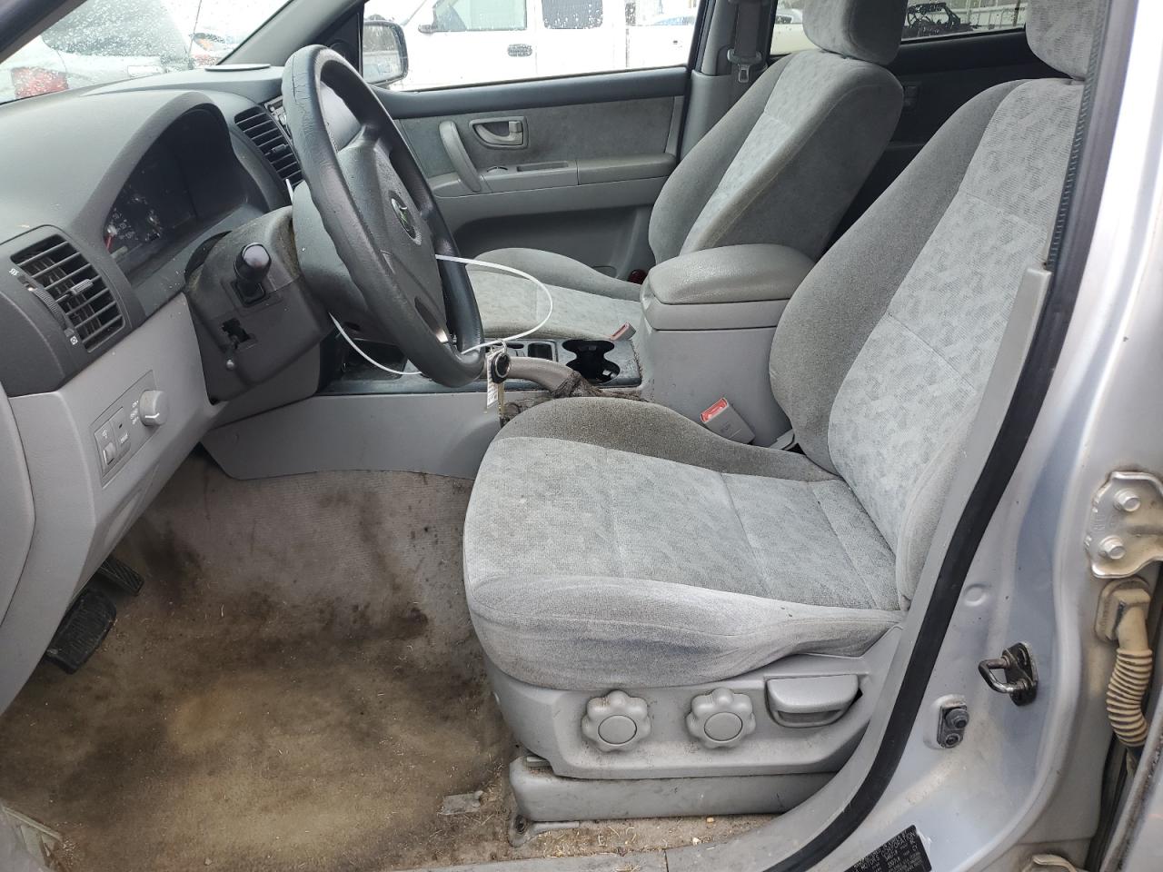 2005 KIA Sorento VIN KNDJD733755497212 Copart auction photo, front end damage thumbnail 7