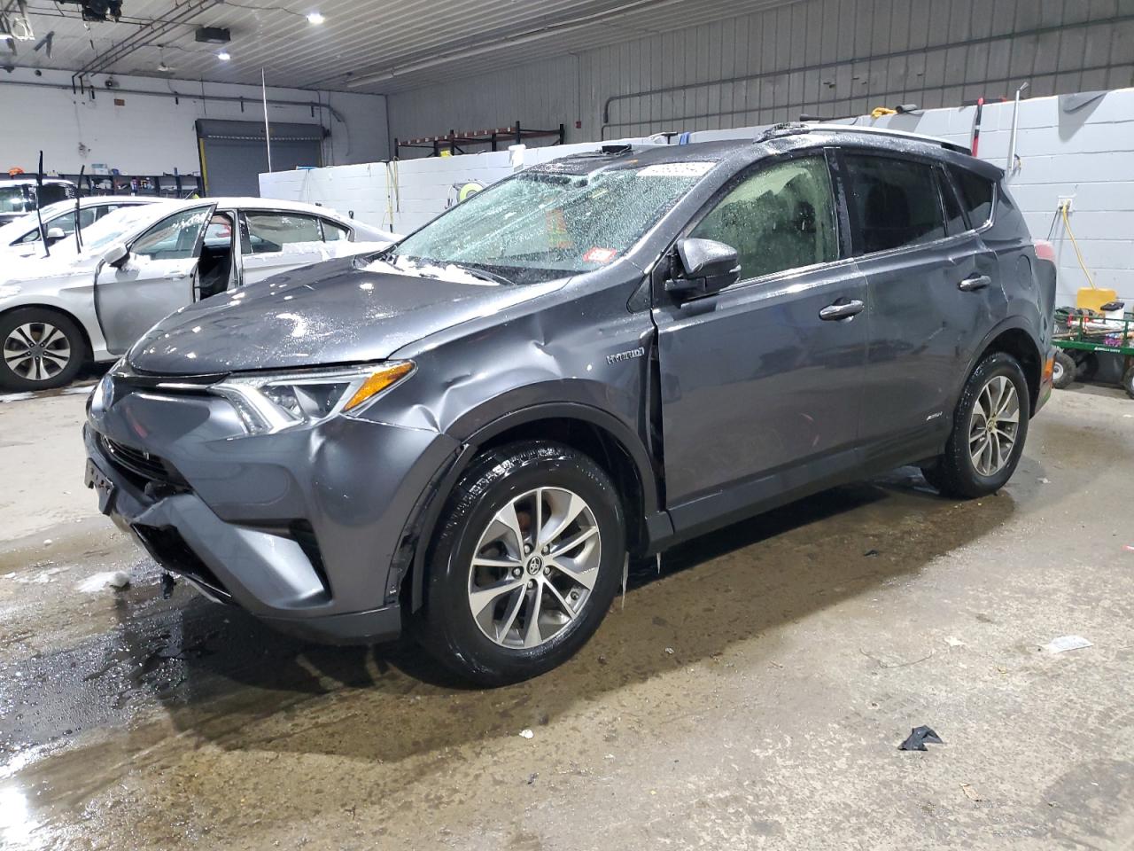 2018 Toyota RAV 4 VIN JTMRJREV8JD203368