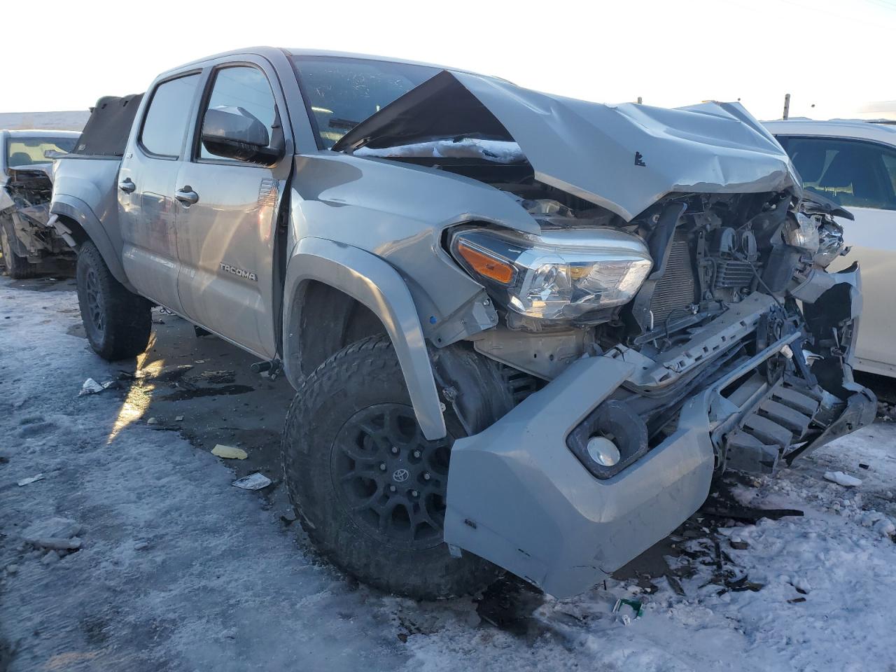 2019 Toyota Tacoma VIN 3TMCZ5ANXKM194613 Copart auction photo, front end / rear end damage thumbnail 4