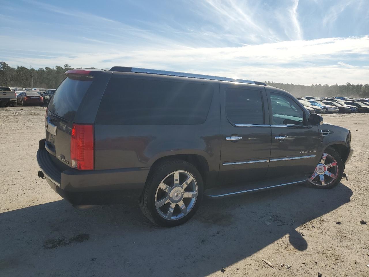 2010 Cadillac Escalade VIN 1GYUKHEF6AR184990 Copart auction photo, front end damage thumbnail 3