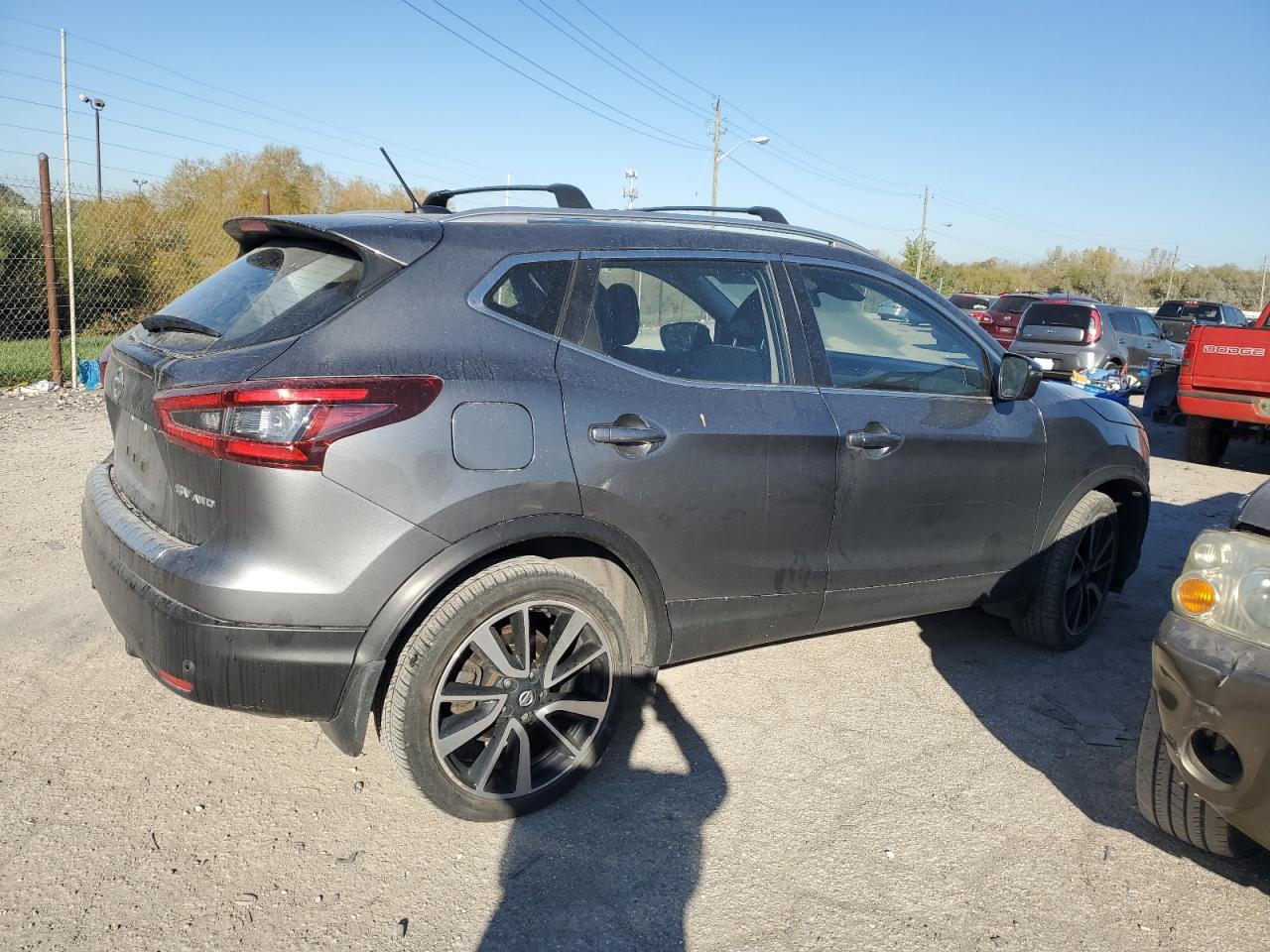 2020 Nissan Rogue VIN JN1BJ1CW3LW641191 Copart auction photo, front end / side damage thumbnail 3
