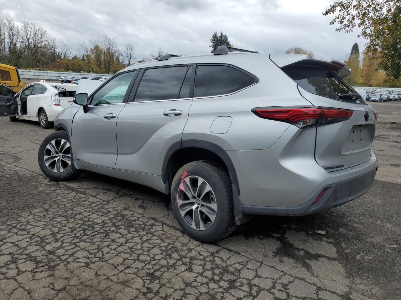 2023 Toyota Highlander VIN 5TDKBRCH3PS574852 Copart auction photo, front end / side damage thumbnail 2