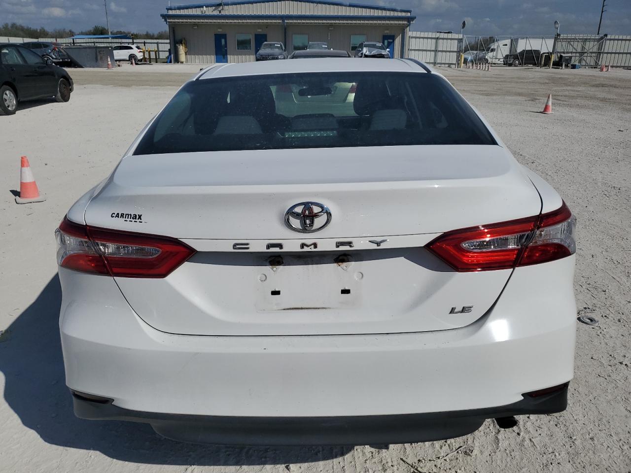 2018 Toyota Camry VIN 4T1B11HK5JU142206 Copart auction photo, front end / side damage thumbnail 6