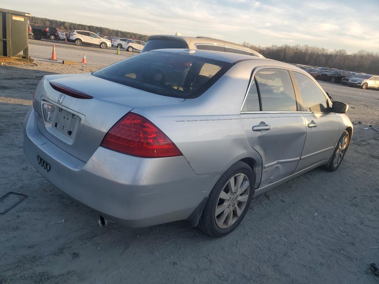 2007 Honda Accord VIN 1HGCM66547A059047 Copart auction photo, side damage thumbnail 3