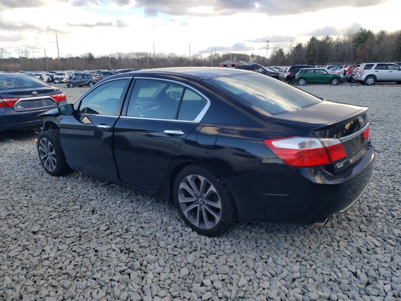 2015 Honda Accord VIN 1HGCR2F51FA165836 Copart auction photo, front end / minor dent/scratches damage thumbnail 2