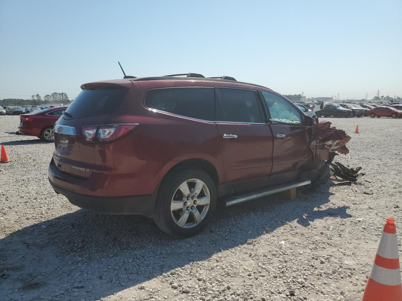 2016 Chevrolet Traverse VIN 1GNKRGKD2GJ263335 Copart auction photo, side / front end damage thumbnail 3
