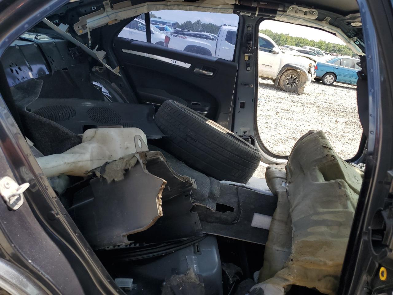 2016 Chrysler 300 VIN 2C3CCAAG5GH233906 Copart auction photo, stripped damage thumbnail 10