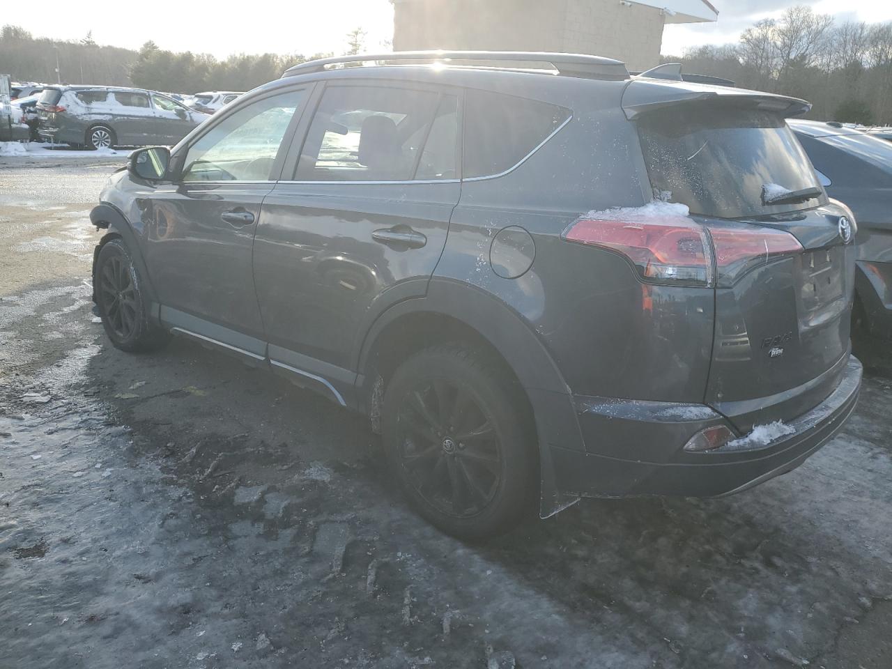 2018 Toyota RAV 4 VIN 2T3RFREV0JW735637 Copart auction photo, front end damage thumbnail 2