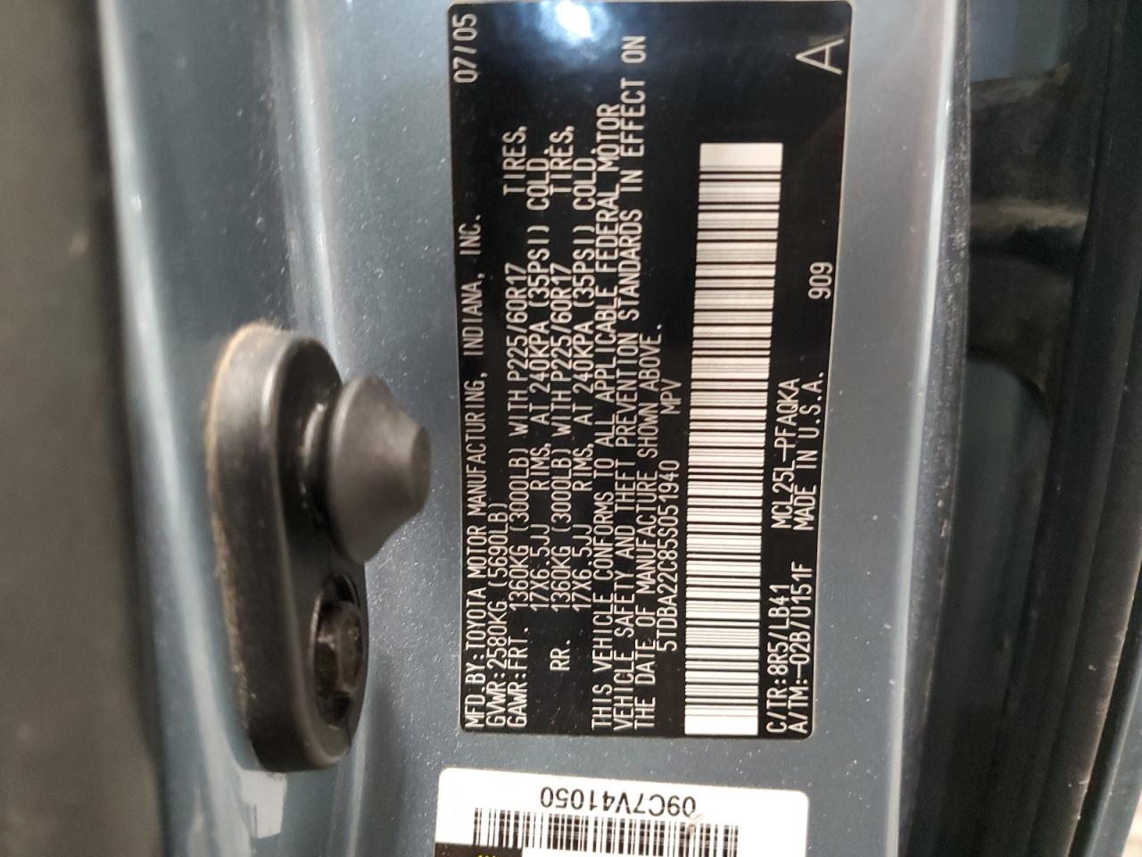 2005 Toyota Sienna VIN 5TDBA22C85S051940 Copart auction photo, front end damage thumbnail 13