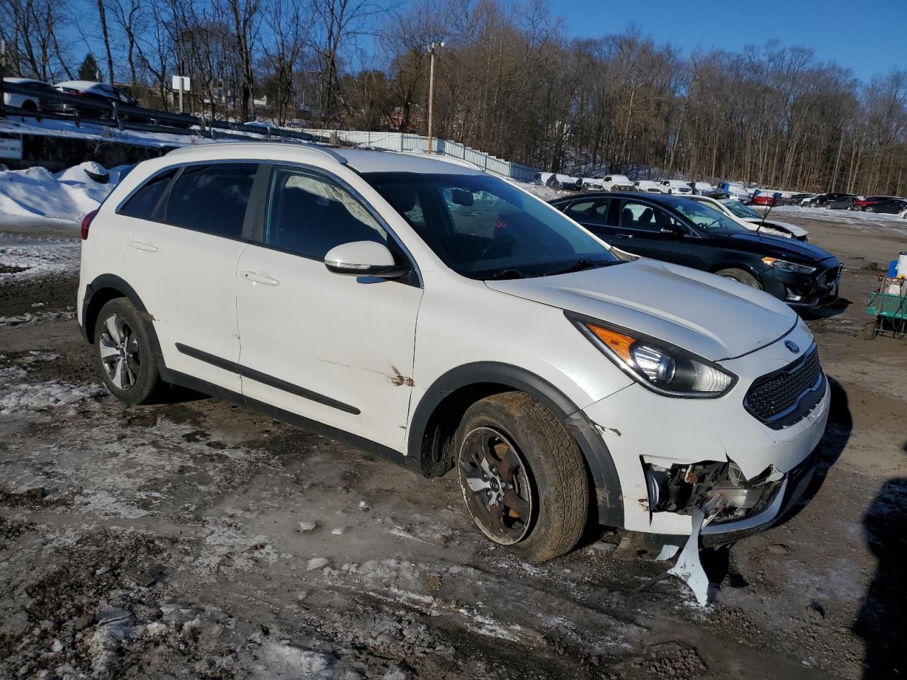 2017 KIA Niro VIN KNDCC3LC3H5051860 Copart auction photo, front end / minor dent/scratches damage thumbnail 4