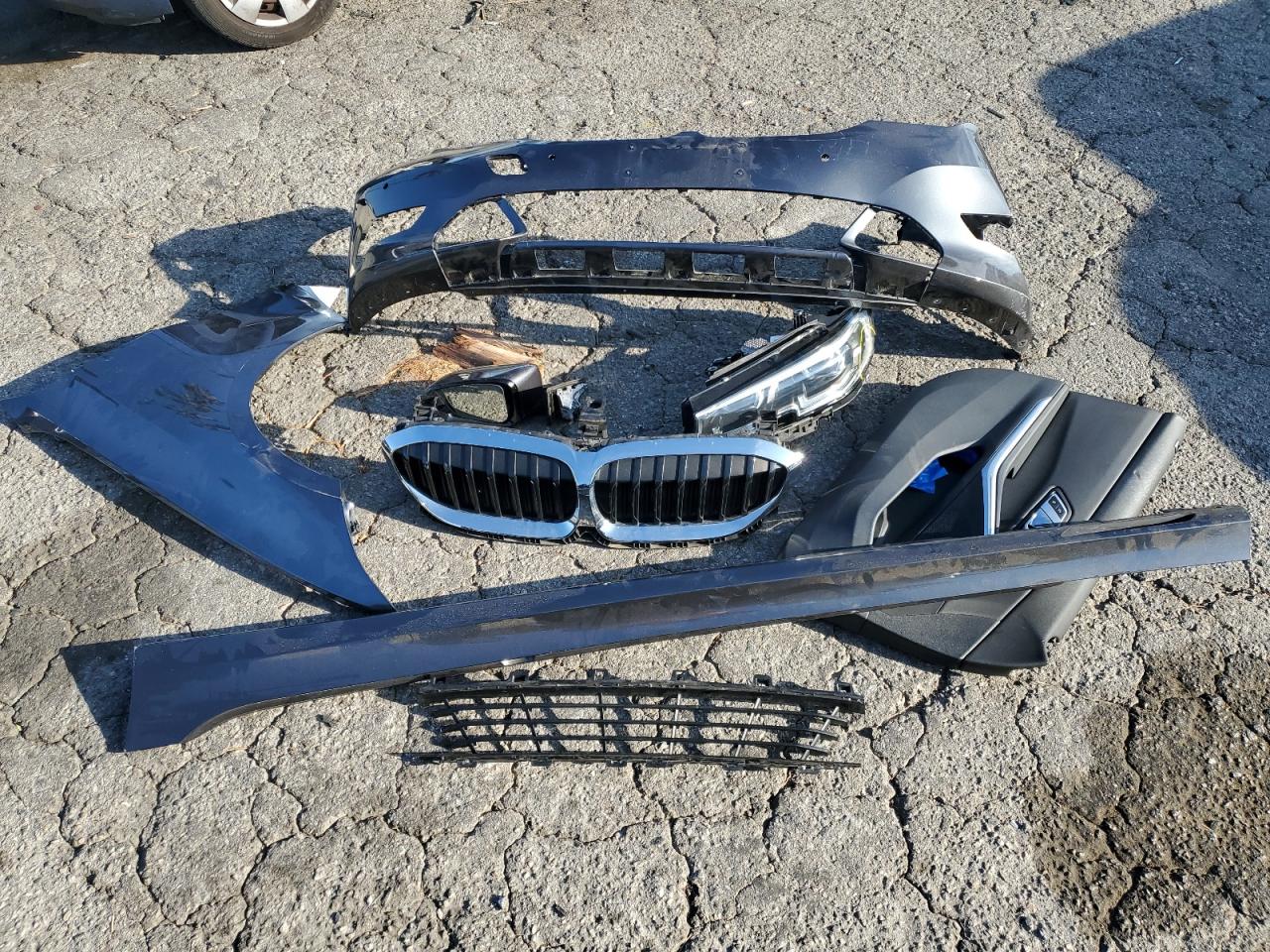 2022 BMW 3er VIN 3MW5R1J01N8C41916 Copart auction photo, front end / side damage thumbnail 12