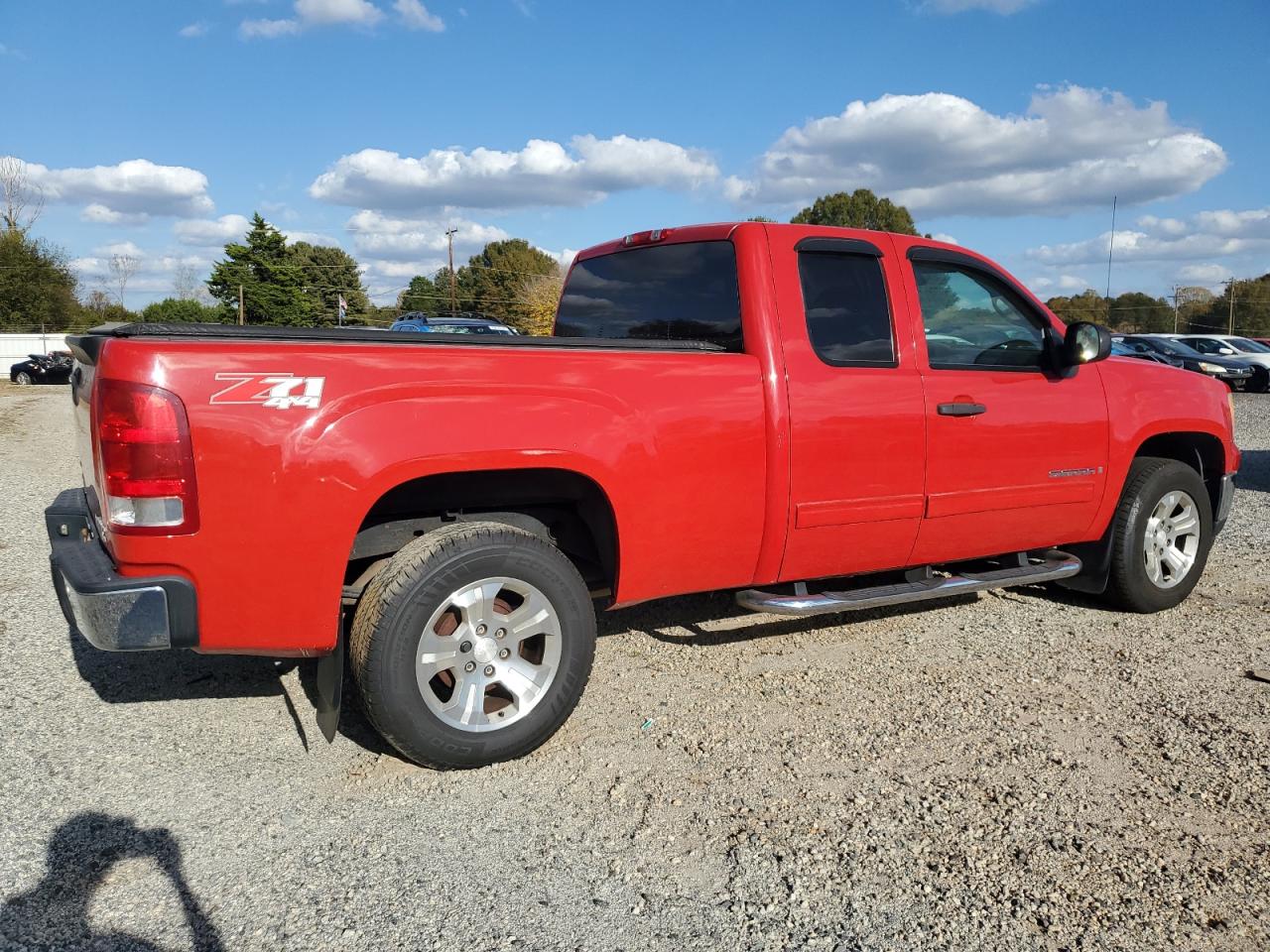 2008 GMC Sierra VIN 1GTEK19068Z142224 Copart auction photo, mechanical / minor dent/scratches damage thumbnail 3