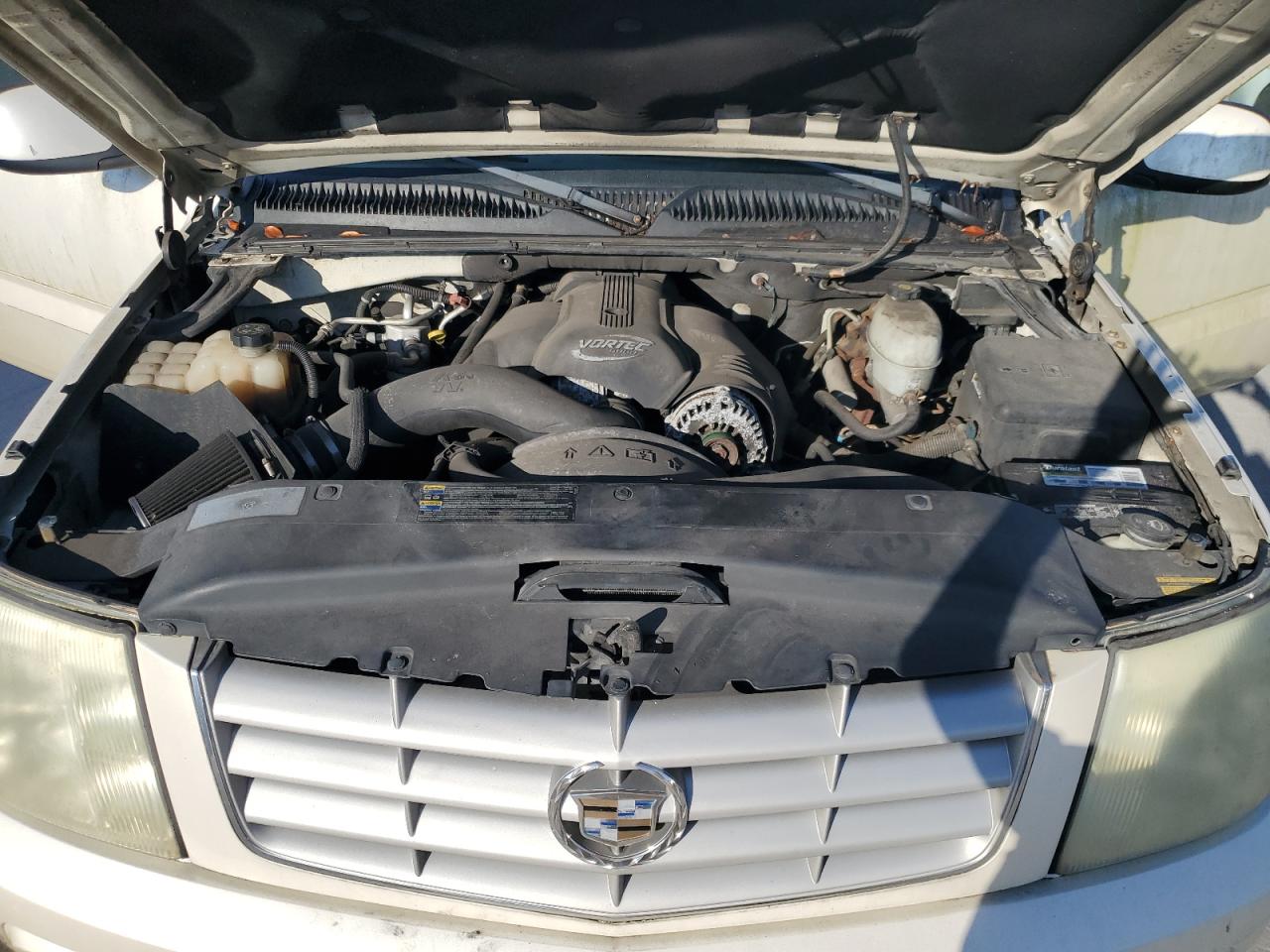2004 Cadillac Escalade VIN 1GYEK63N74R263124 Copart auction photo, rear end / minor dent/scratches damage thumbnail 12