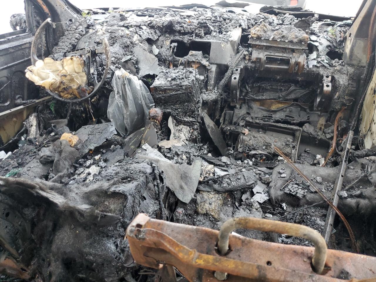 2011 Chevrolet Traverse VIN 1GNKRGED5BJ334273 Copart auction photo, burn damage thumbnail 8