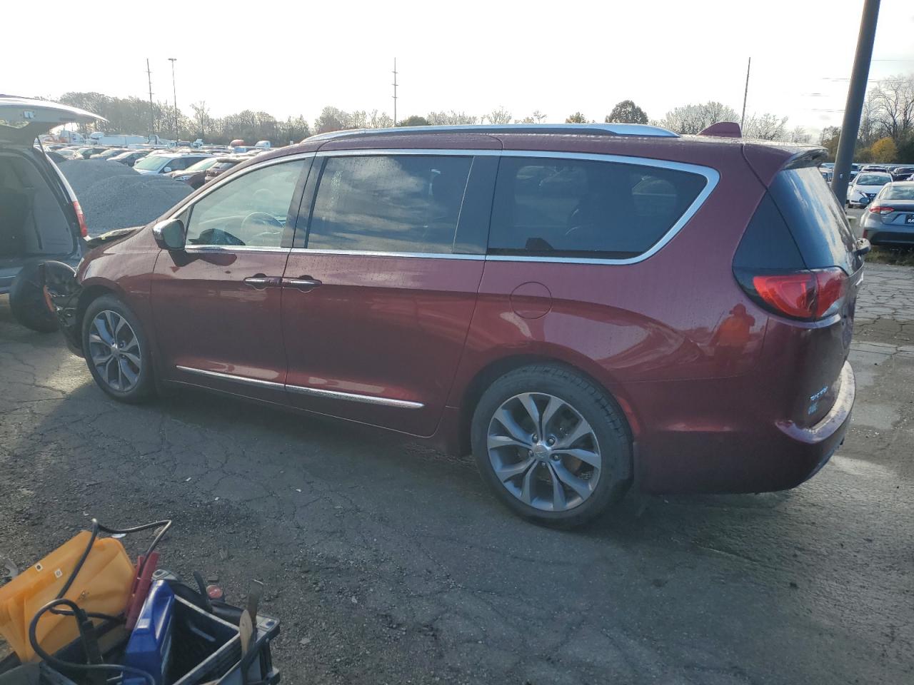 2017 Chrysler Pacifica VIN 2C4RC1GG6HR599544 Copart auction photo, front end damage thumbnail 2