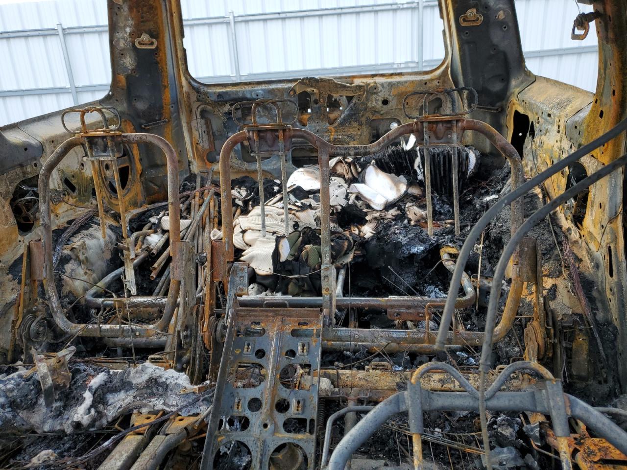 2008 Honda Pilot VIN 5FNYF185X8B001600 Copart auction photo, burn damage thumbnail 10