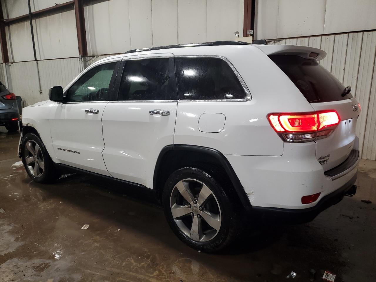 2016 Jeep Grand Cherokee VIN 1C4RJFBG9GC388503 Copart auction photo, front end damage thumbnail 2