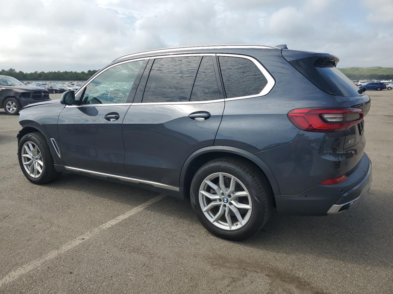 2020 BMW X5 VIN 5UXJU2C02L9B06838 Copart auction photo, front end / minor dent/scratches damage thumbnail 2