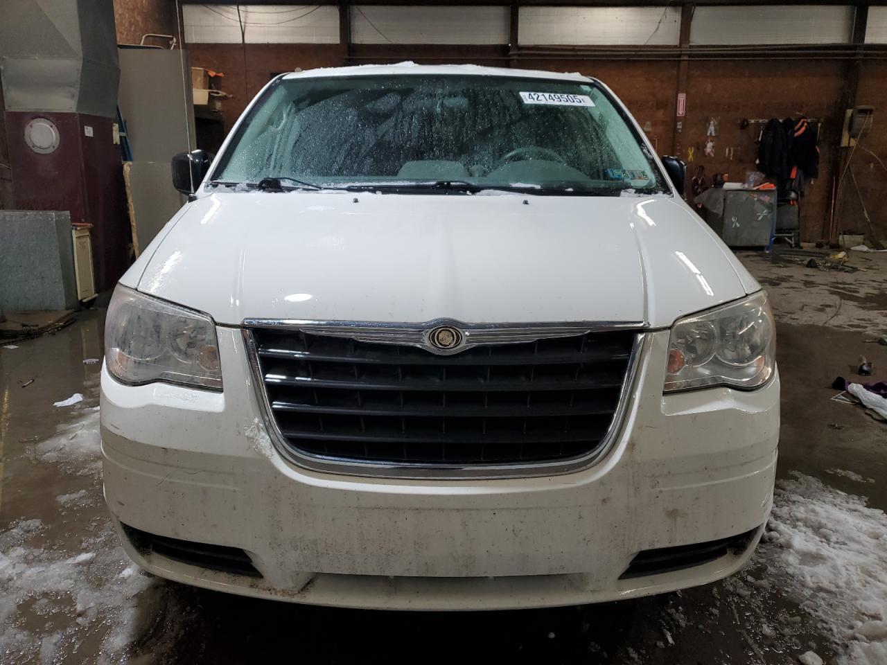 2008 Chrysler Town & Country VIN 2A8HR44H18R623704 Copart auction photo, rear end / side damage thumbnail 5