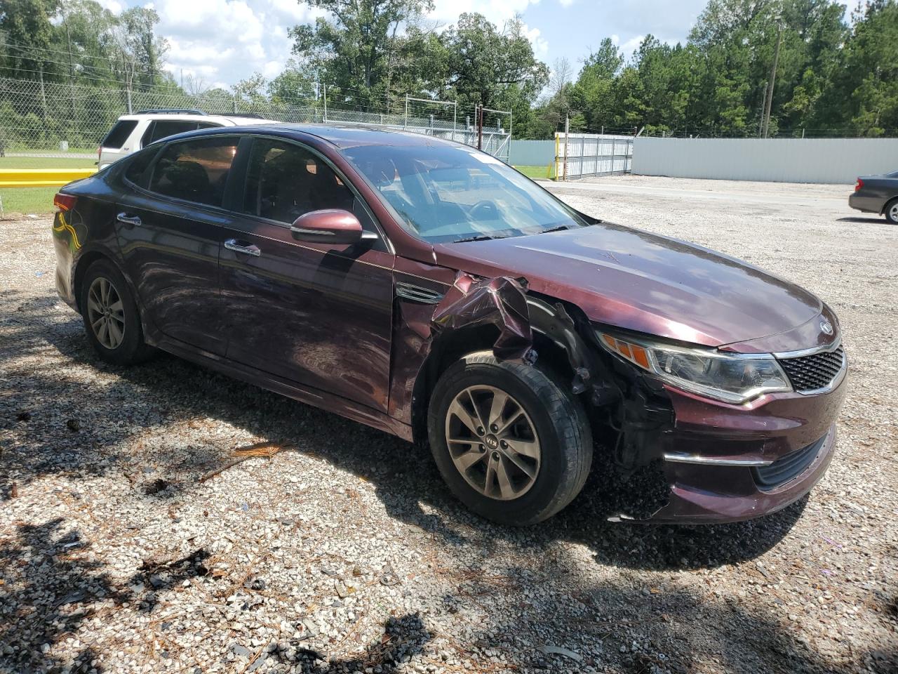 2016 KIA Optima VIN 5XXGT4L32GG088335 Copart auction photo, front end / side damage thumbnail 4