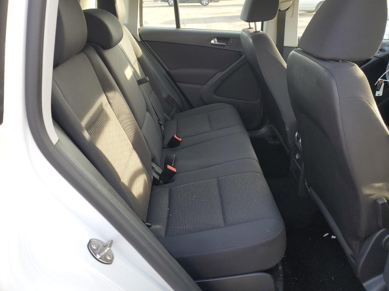2018 Volkswagen Tiguan VIN WVGBV7AX0JK004775 Copart auction photo, front end / minor dent/scratches damage thumbnail 11