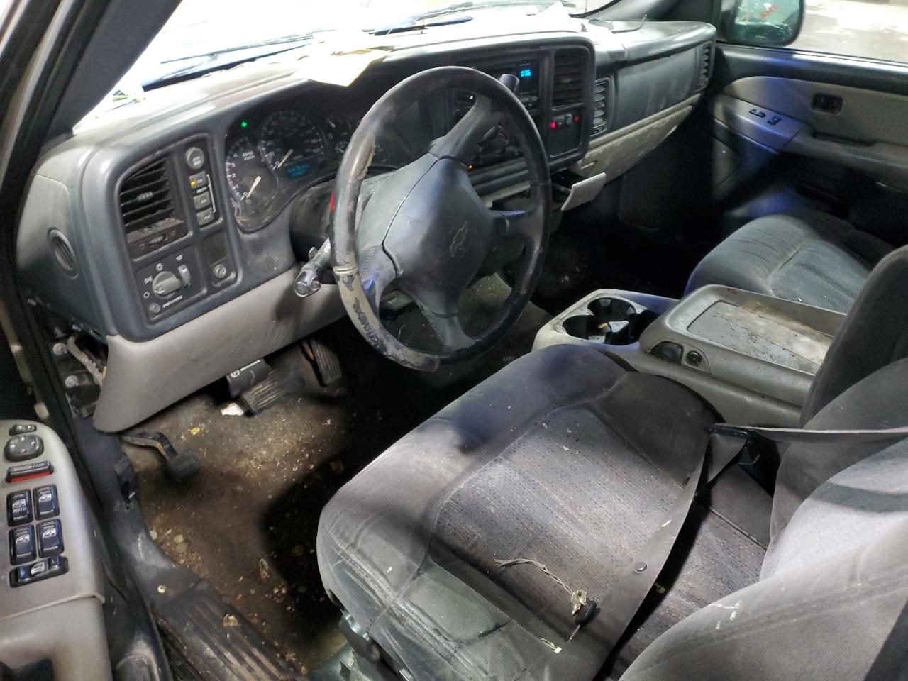 2002 Chevrolet Suburban VIN 3GNFK16Z42G145001 Copart auction photo, vandalism damage thumbnail 8