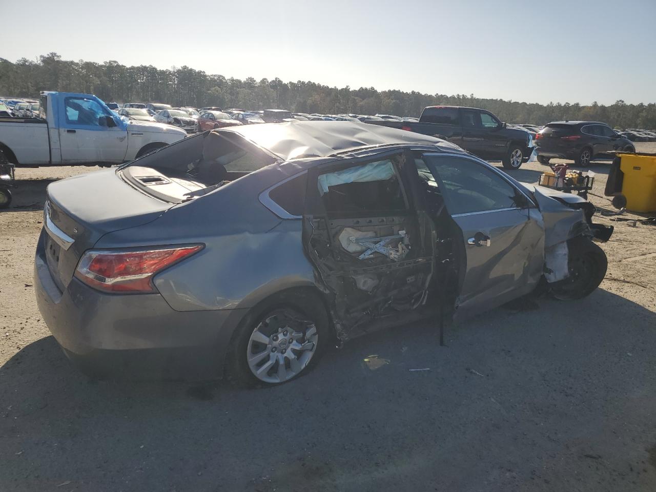 2015 Nissan Altima VIN 1N4AL3AP1FC498120 Copart auction photo, rollover damage thumbnail 3