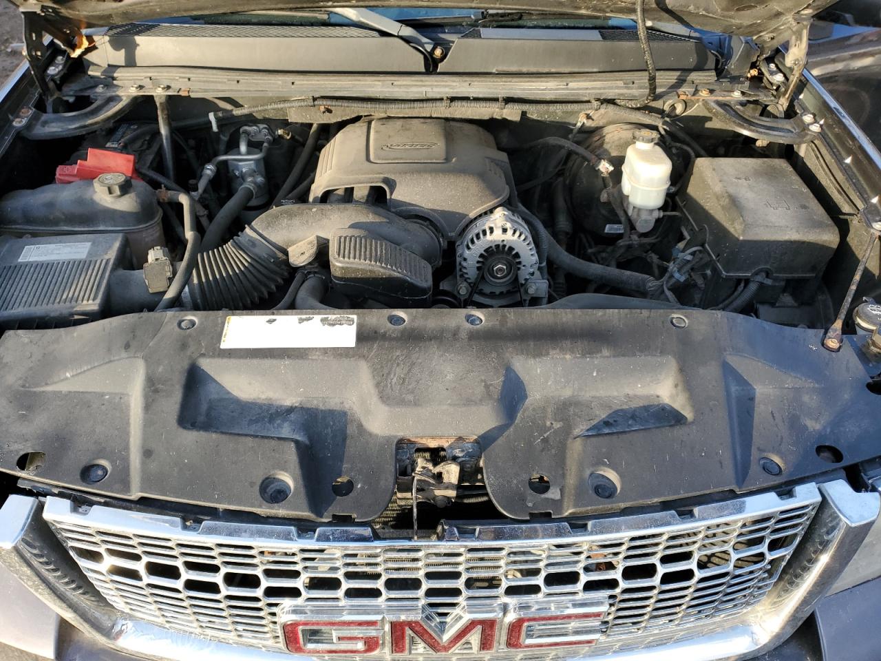 2010 GMC Sierra VIN 3GTRKVE31AG100655 Copart auction photo, front end / minor dent/scratches damage thumbnail 11