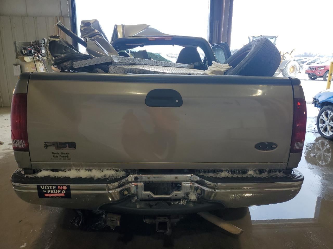 2002 Ford F-150 VIN 1FTRF17252NB01401 Copart auction photo, all over damage thumbnail 6