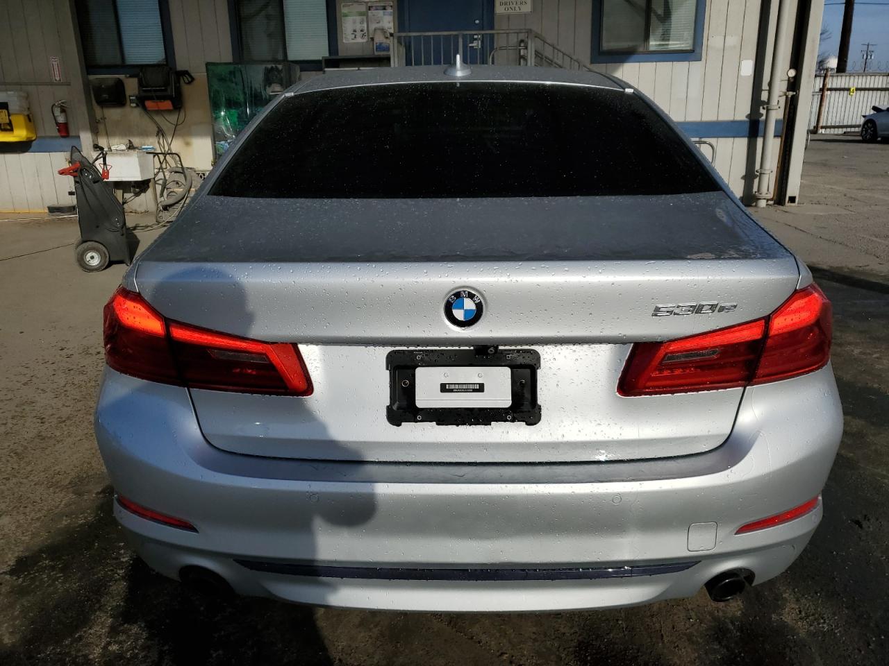 2018 BMW 5er VIN WBAJA9C56JB033083 Copart auction photo, front end / side damage thumbnail 6