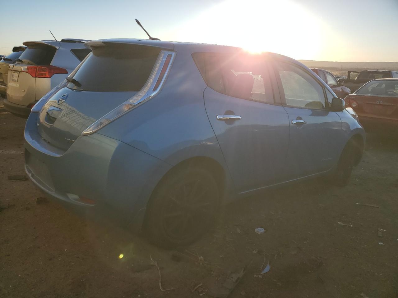 2014 Nissan Leaf VIN 1N4AZ0CP1EC339137 Copart auction photo, minor dent/scratches damage thumbnail 3