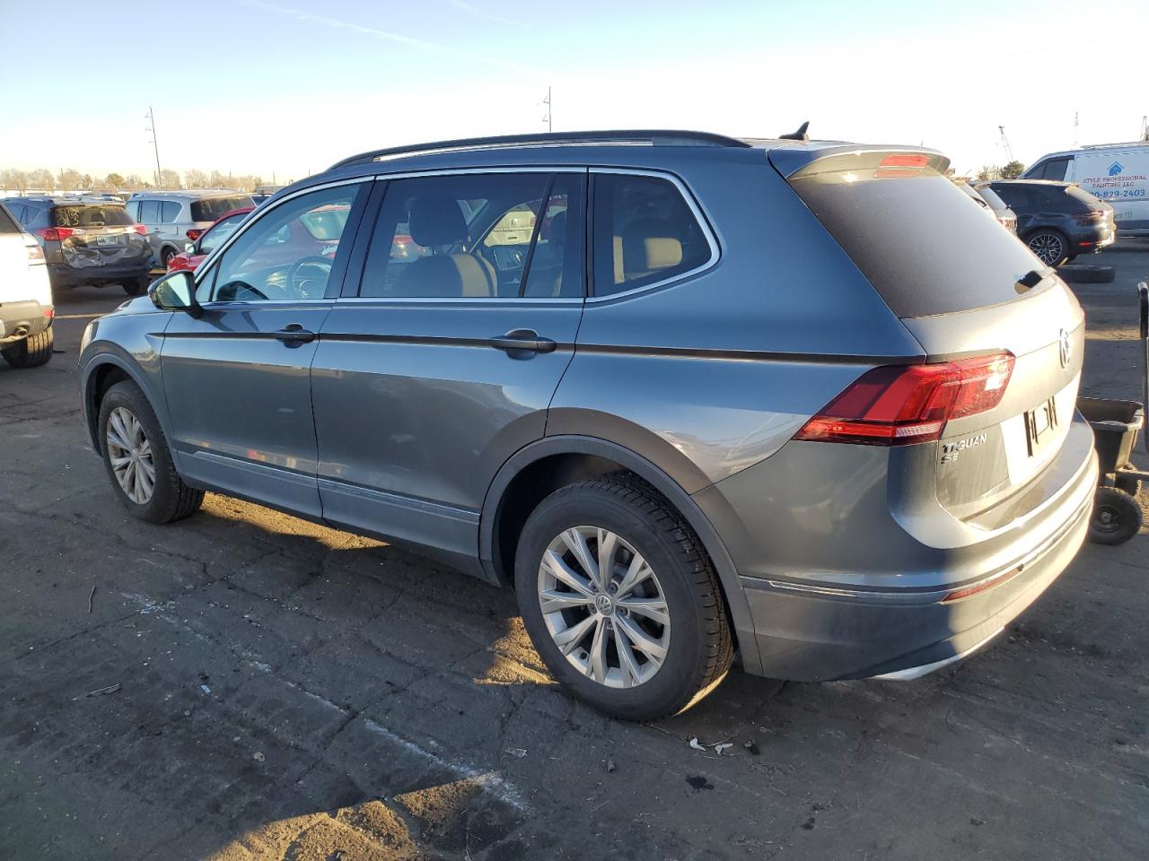 2018 Volkswagen Tiguan VIN 3VV2B7AX9JM000652 Copart auction photo, hail damage thumbnail 2