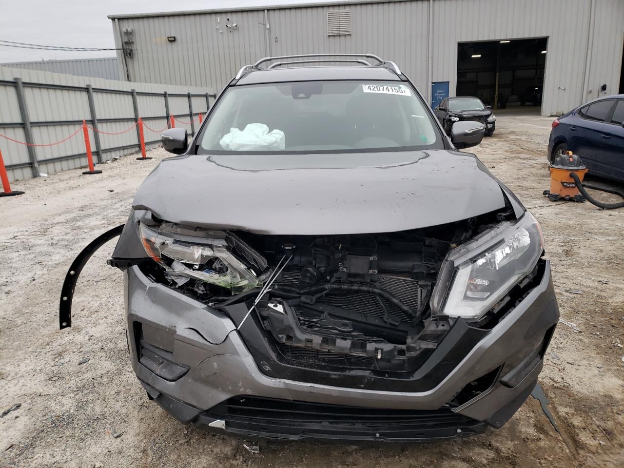 2020 Nissan Rogue VIN JN8AT2MT4LW037909 Copart auction photo, front end / side damage thumbnail 5