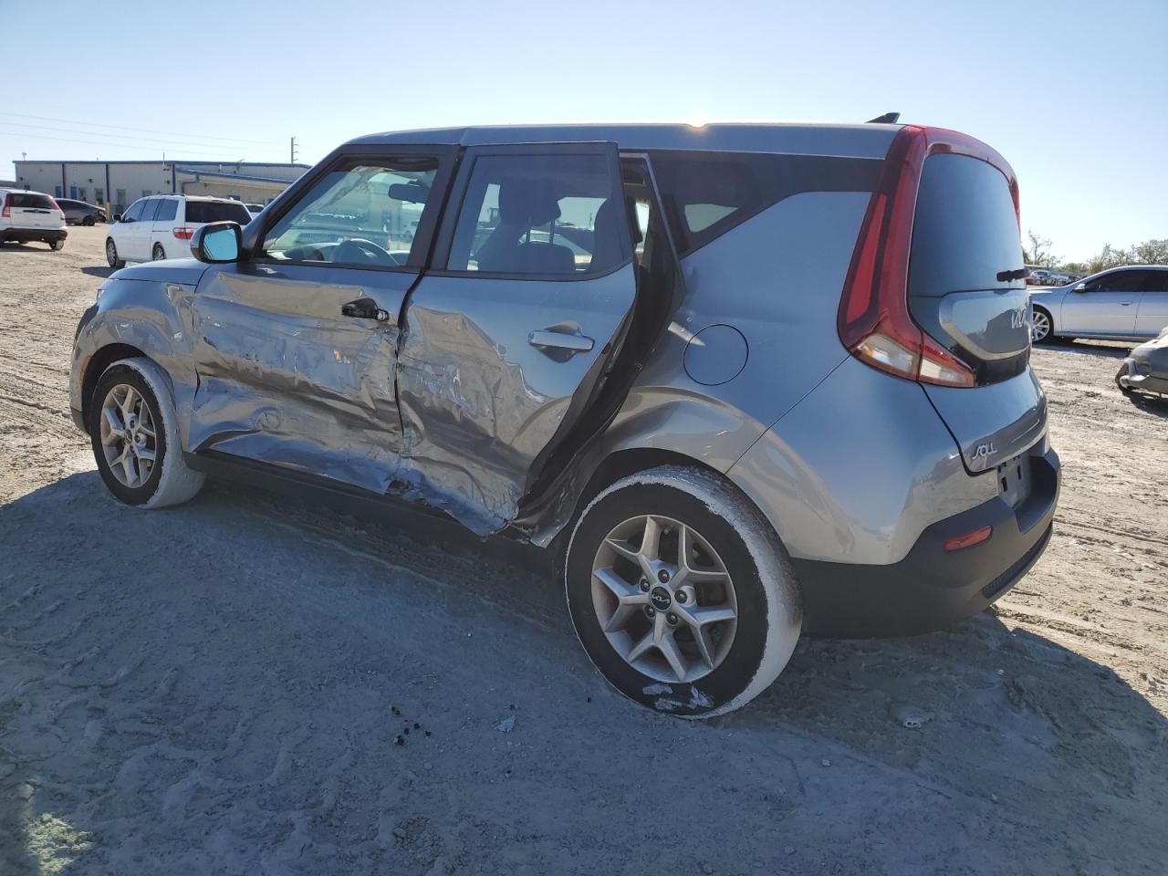 2022 KIA Soul VIN KNDJ23AU9N7806757 Copart auction photo, side / minor dent/scratches damage thumbnail 2