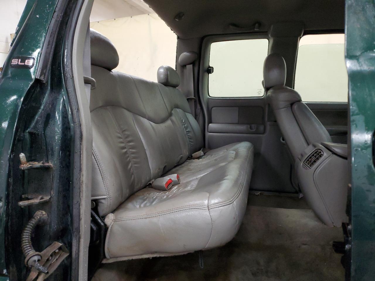 2001 GMC Sierra VIN 1GTHK29U71E167376 Copart auction photo, all over damage thumbnail 10