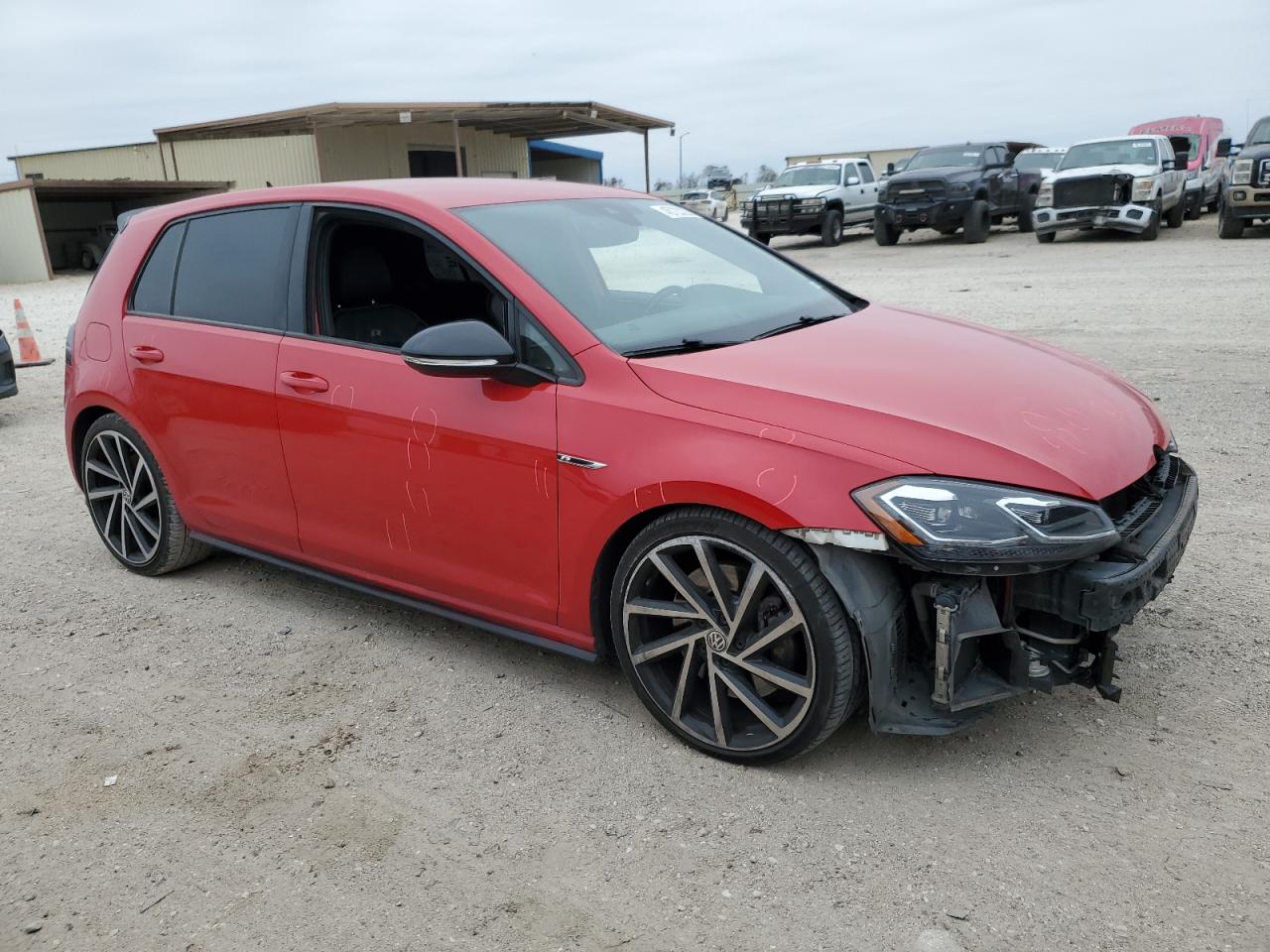 2018 Volkswagen Golf VIN WVWVF7AU0JW067324 Copart auction photo, front end / minor dent/scratches damage thumbnail 4