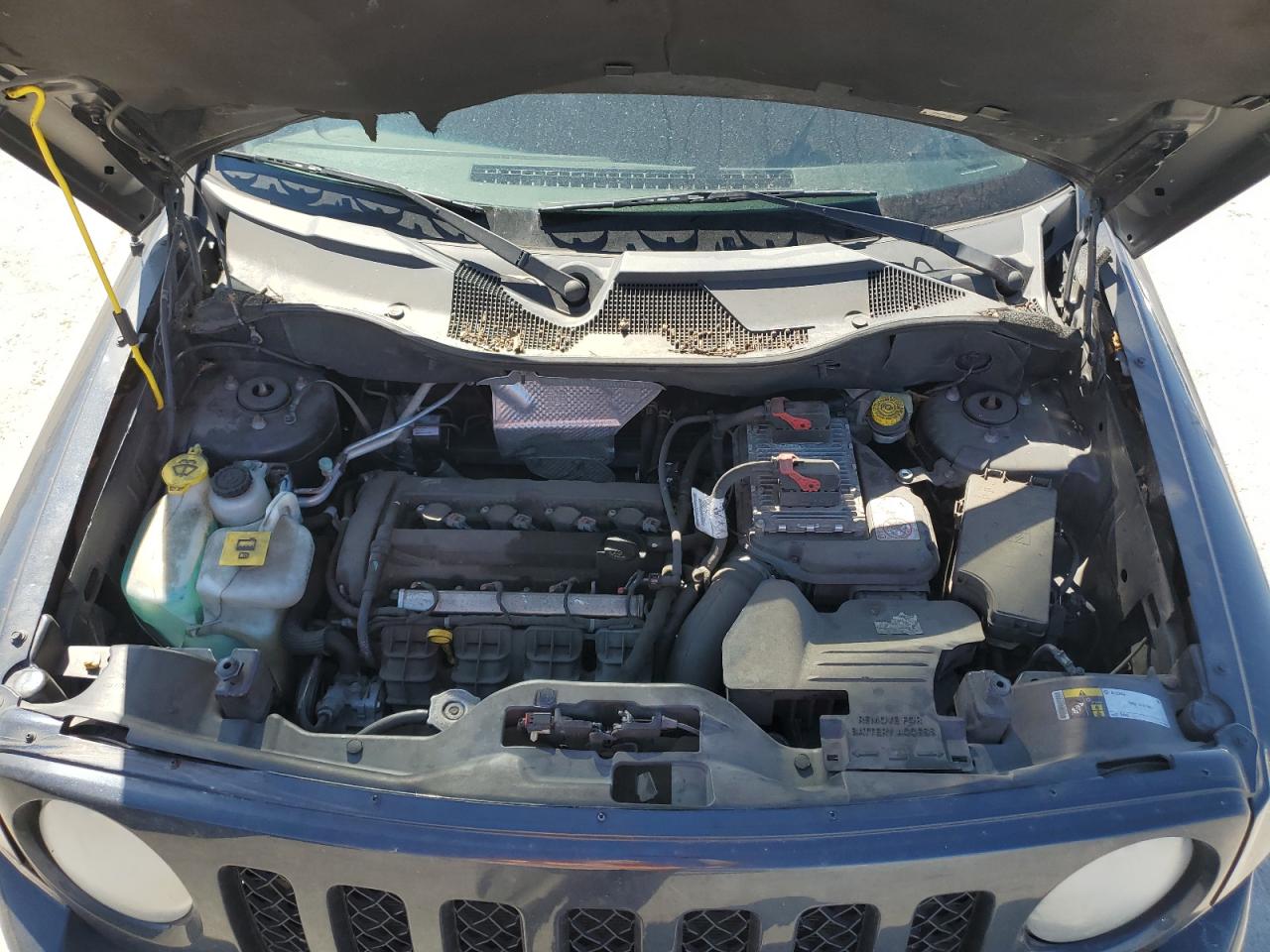 2015 Jeep Liberty (Patriot) VIN 1C4NJPFAXFD122118 Copart auction photo, side / front end damage thumbnail 12