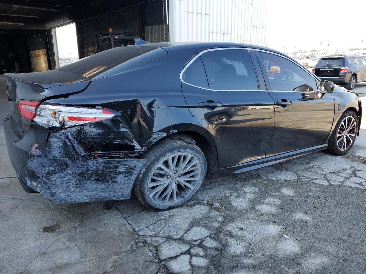 2019 Toyota Camry VIN 4T1B11HK7KU832136 Copart auction photo, front end / rear end damage thumbnail 3