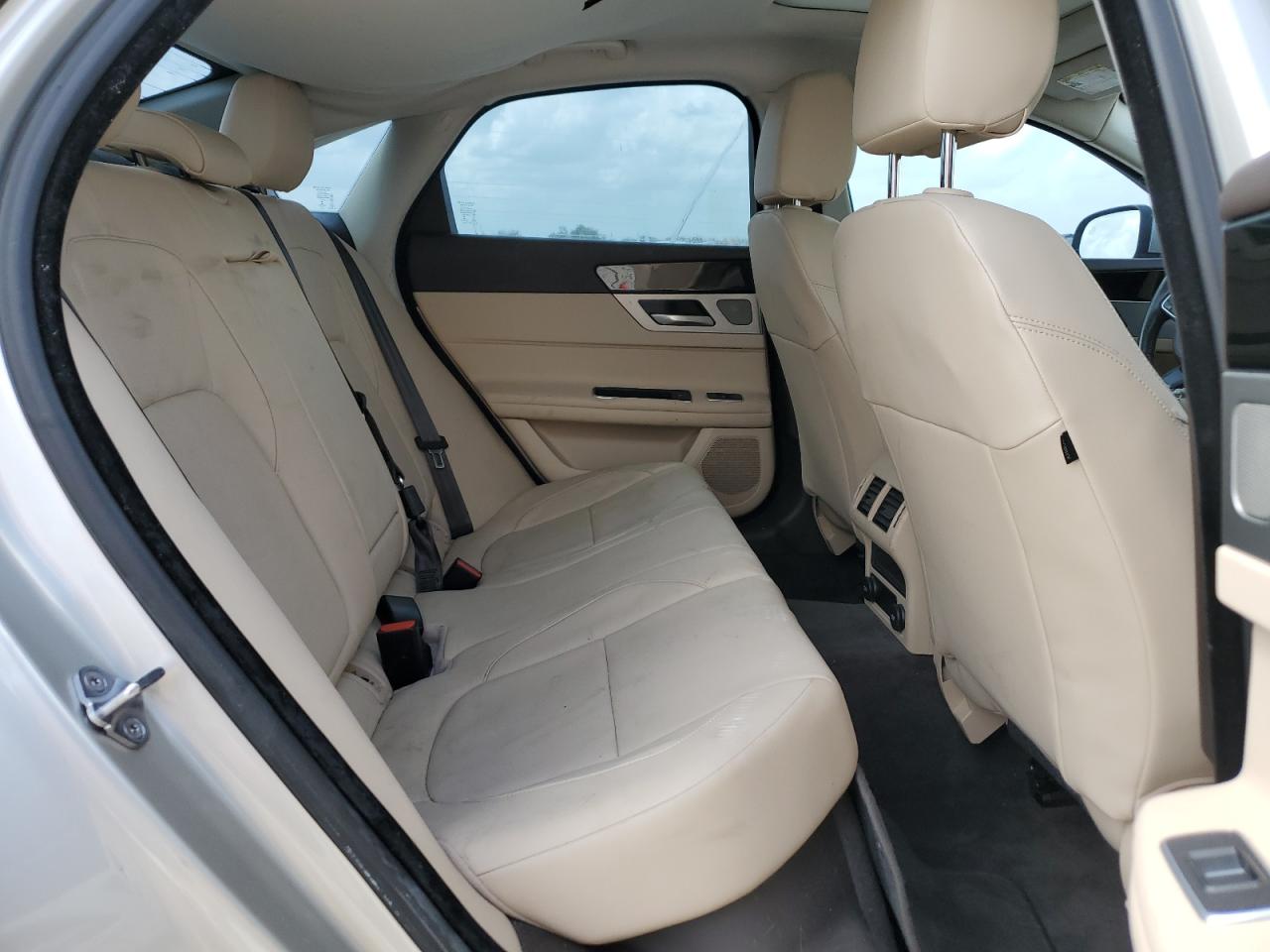 2017 Jaguar XF VIN SAJBD4BV3HCY26138 Copart auction photo, front end damage thumbnail 10