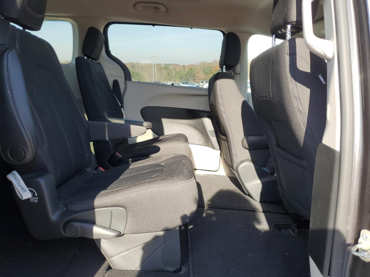 2017 Chrysler Pacifica VIN 2C4RC1BG0HR850811 Copart auction photo, all over damage thumbnail 11