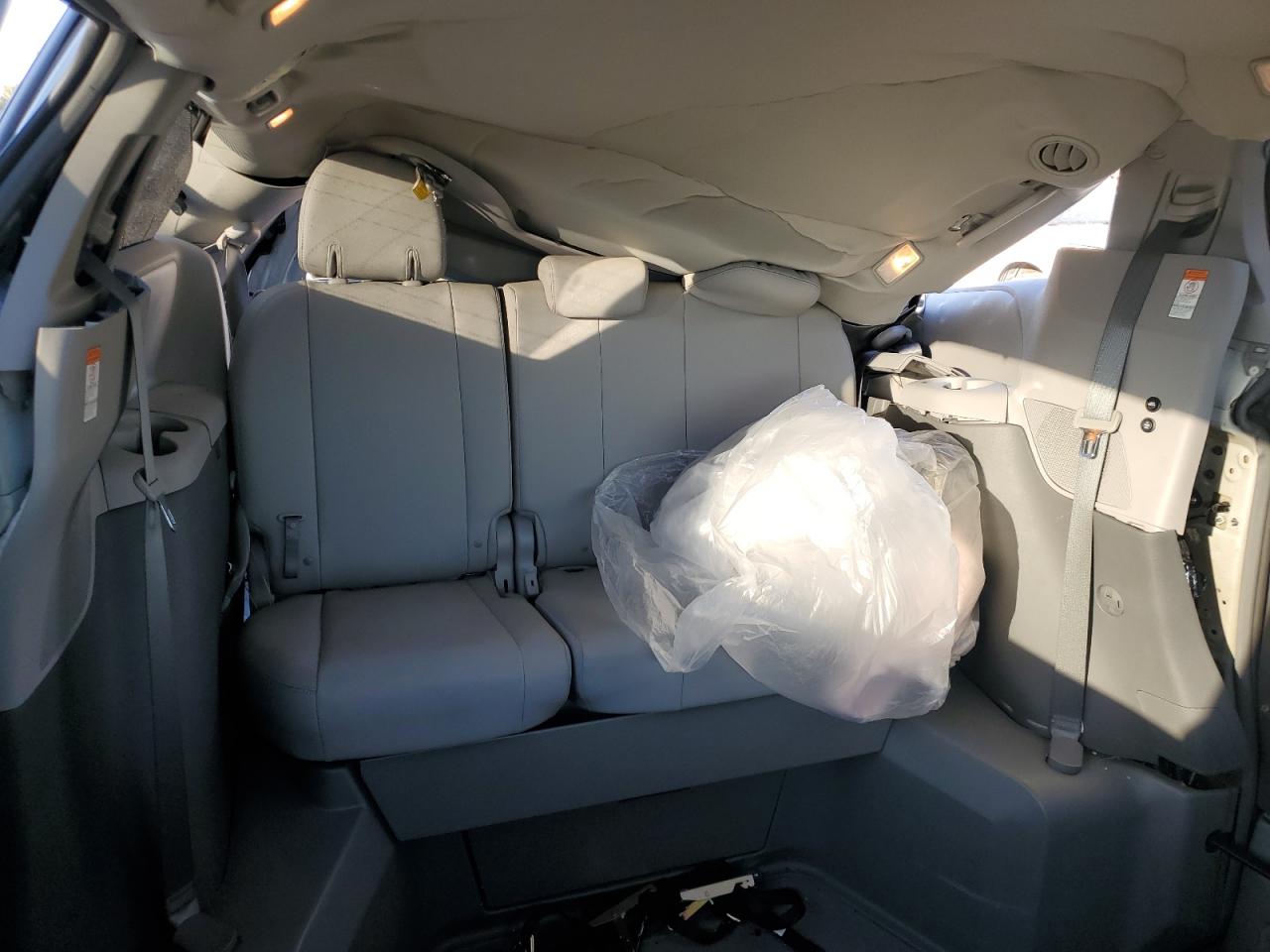 2017 Toyota Sienna VIN 5TDYZ3DC1HS823298 Copart auction photo, top/roof / rear end damage thumbnail 10