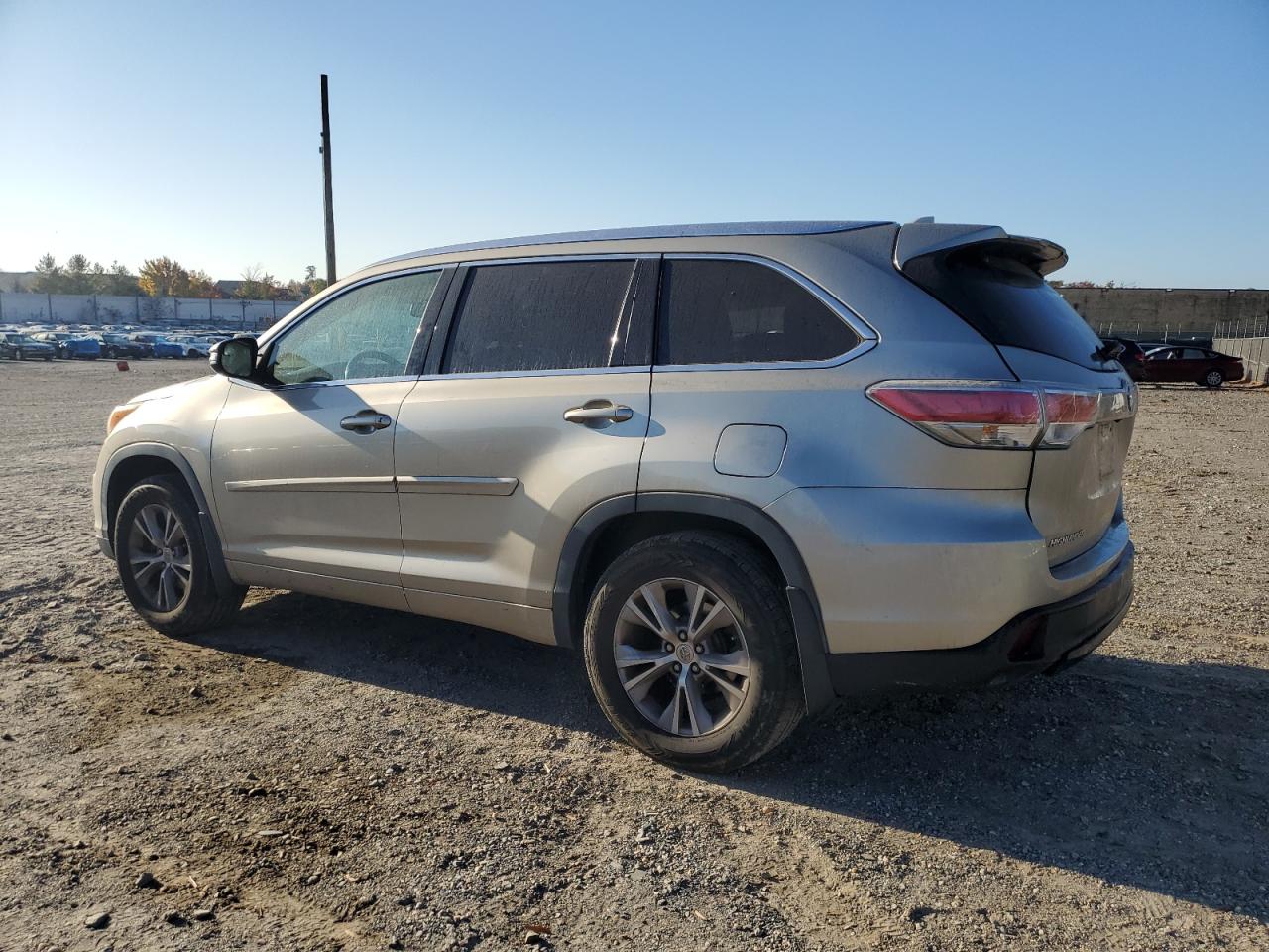 2014 Toyota Highlander VIN 5TDJKRFH9ES016279 Copart auction photo, side / undercarriage damage thumbnail 2