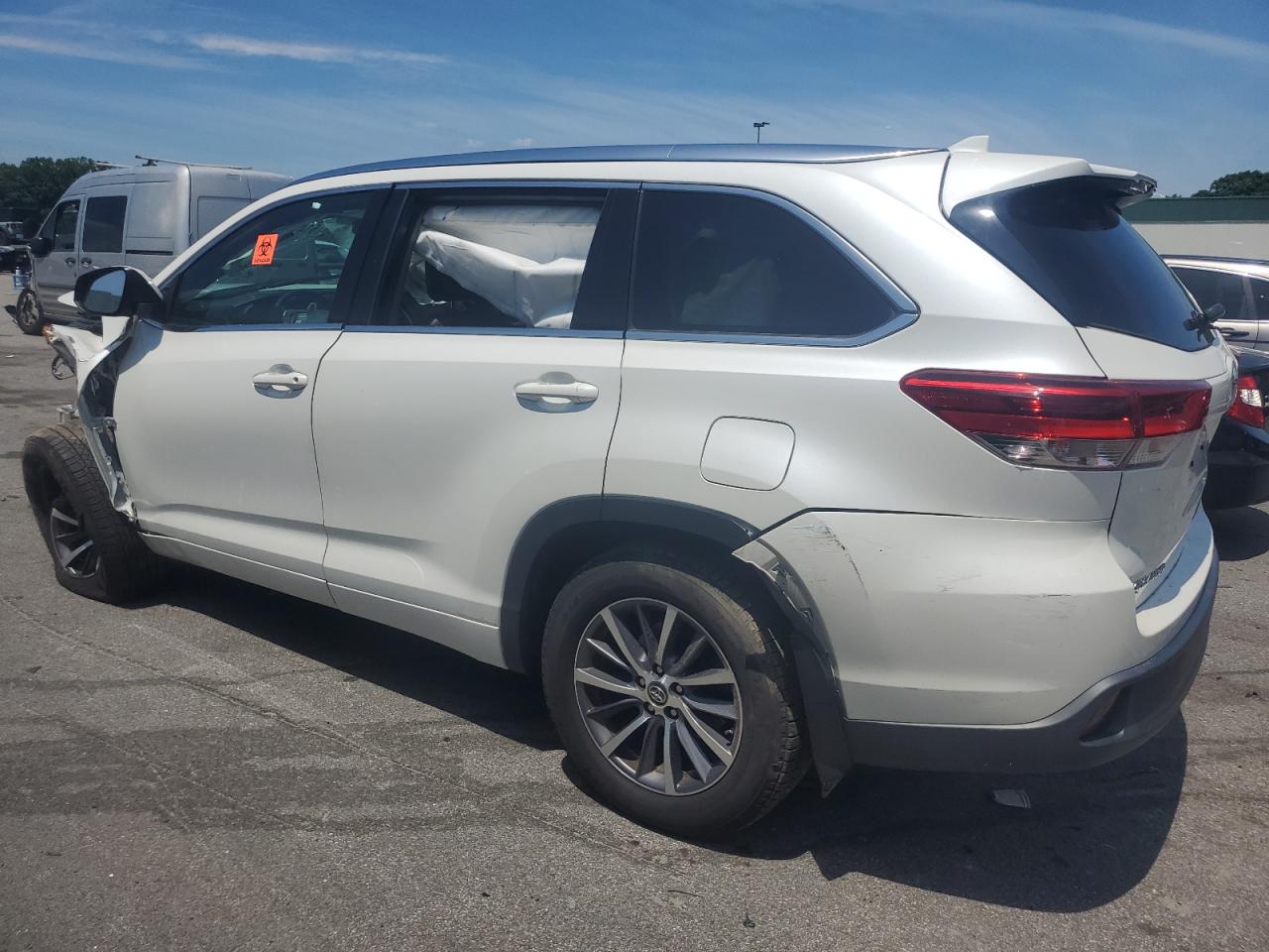 2018 Toyota Highlander VIN 5TDJZRFH1JS806178 Copart auction photo, front end / mechanical damage thumbnail 2