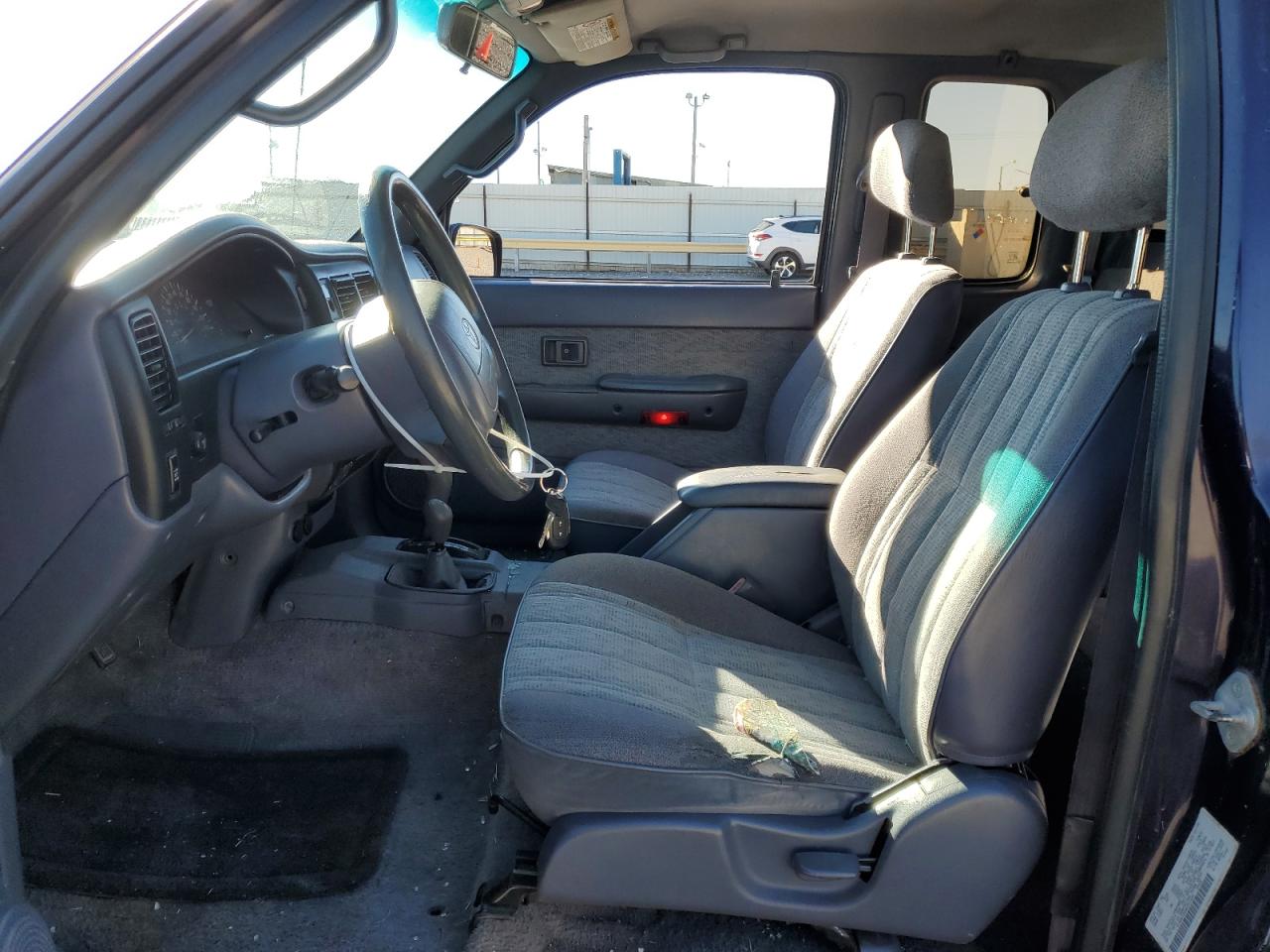 1998 Toyota Tacoma VIN 4TAWN72N5WZ087469 Copart auction photo, all over damage thumbnail 7