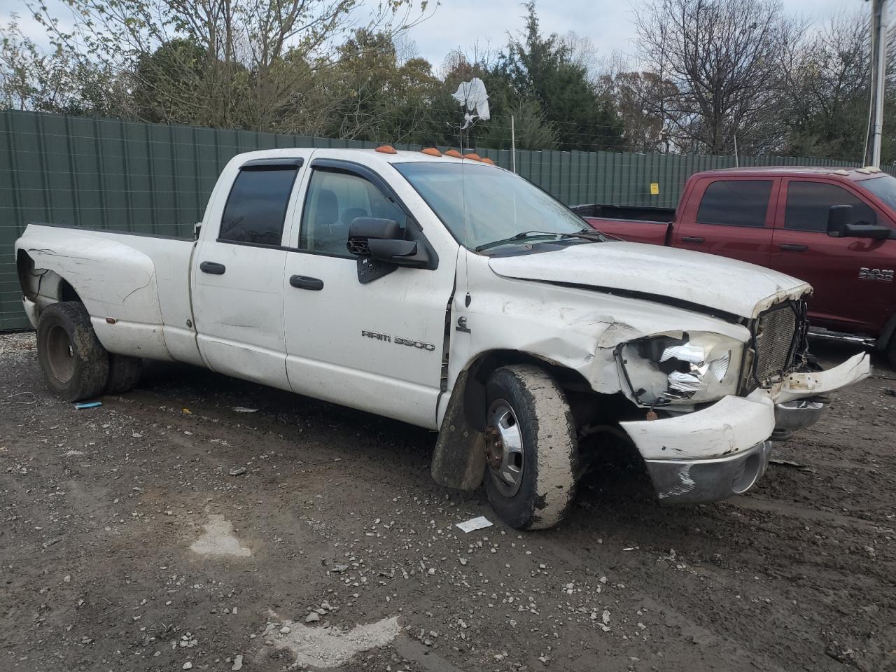 2006 Dodge RAM VIN 3D6WL48C16G172835 Copart auction photo, front end / undercarriage damage thumbnail 4