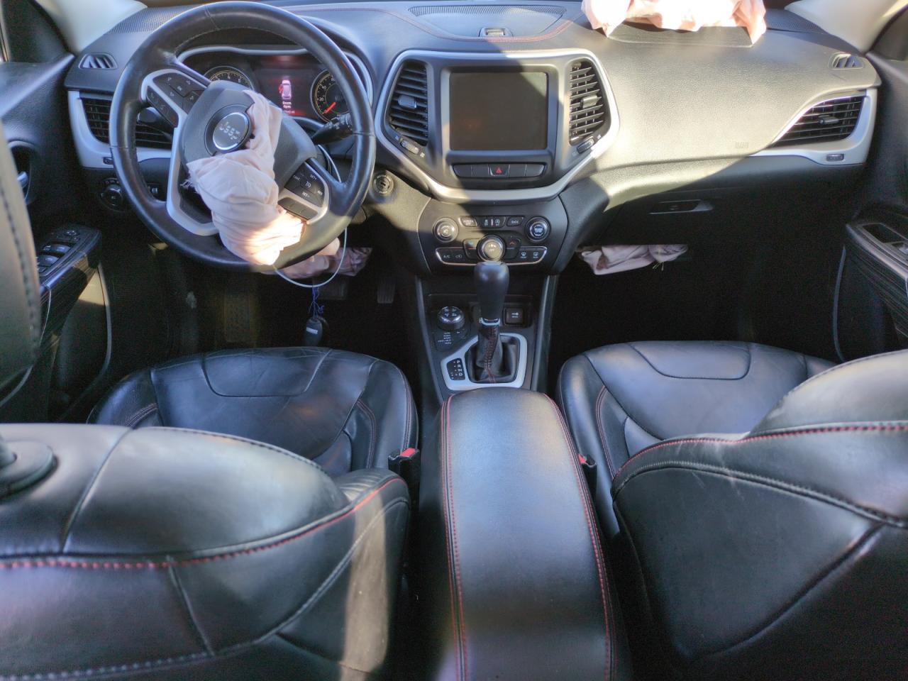 2015 Jeep Cherokee VIN 1C4PJMBS5FW570194 Copart auction photo, front end damage thumbnail 8