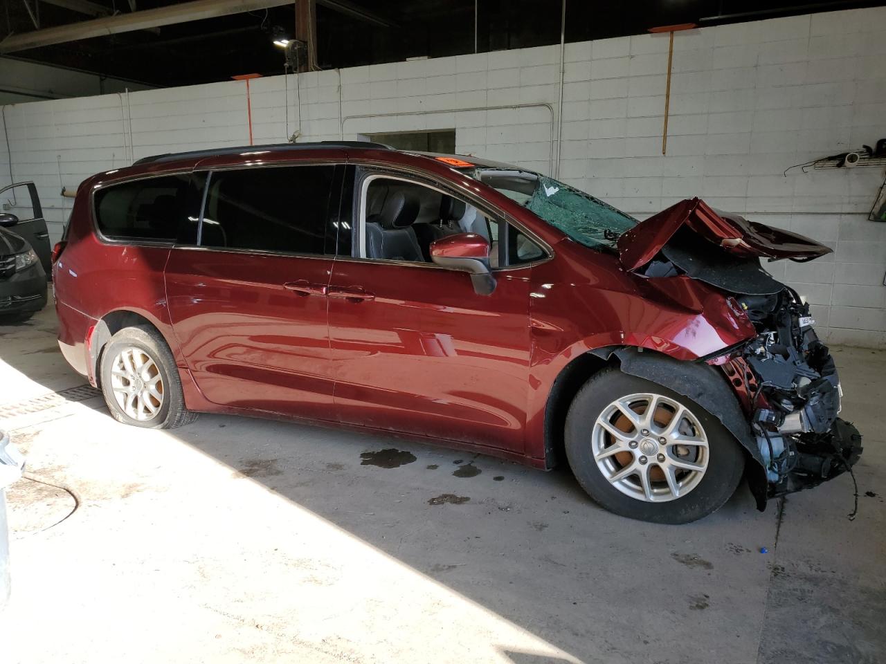 2020 Chrysler Voyager VIN 2C4RC1DG5LR256852 Copart auction photo, front end / top/roof damage thumbnail 4