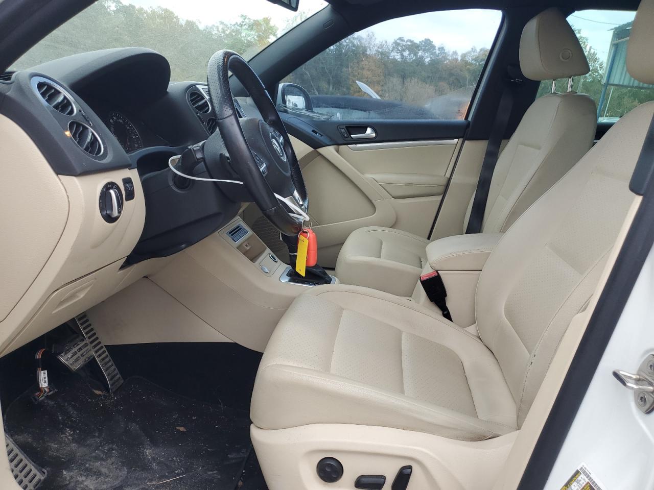2016 Volkswagen Tiguan VIN WVGAV7AX3GW024256 Copart auction photo, front end / side damage thumbnail 7